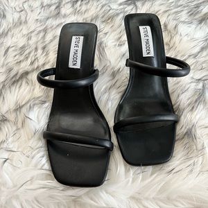 Worn once Steve Madden 6.5 two strap black sandal